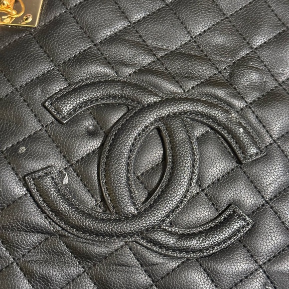 Quilted Black Chain Shoulder Bag – Large Elegant Tote Style - Picture 7 of 7